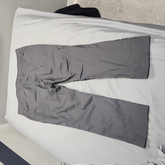 Mountain hardware hiking pants 38x30 - Picture 2 of 3